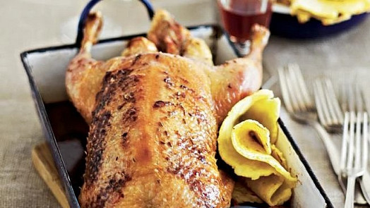 Jak připravit nejlepší svatomartinskou husu? Naplňte ji jablky a podávejte k ní lokše