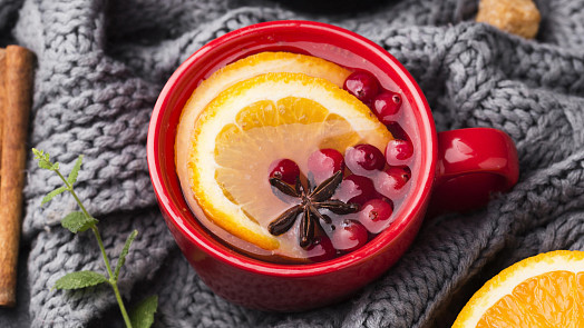 Nápoje pro zahřátí: Některé pijeme v zimě i v létě, s alkoholem i bez něj