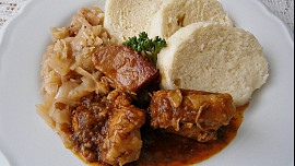 Jaké maso vybrat na výpečky? Poradíme, které typy masa jsou k pečení ideální