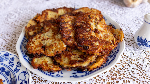 Česká kuchyně: Jak udělat bramboráky? Kouzlo skvělé chuti tkví v česneku a majoránce