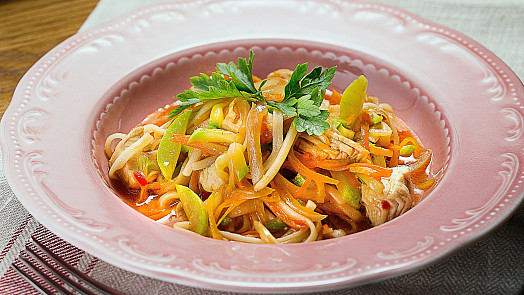 Zbylé těstoviny, které už nikdo nechce, mohou být základem dalšího chutného jídla