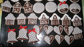 Jak má vypadat ideální poleva na perníčky? Vychytejte dostatečně hustou konzistenci