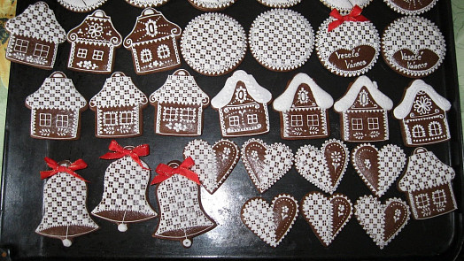 Jak má vypadat ideální poleva na perníčky? Vychytejte dostatečně hustou konzistenci