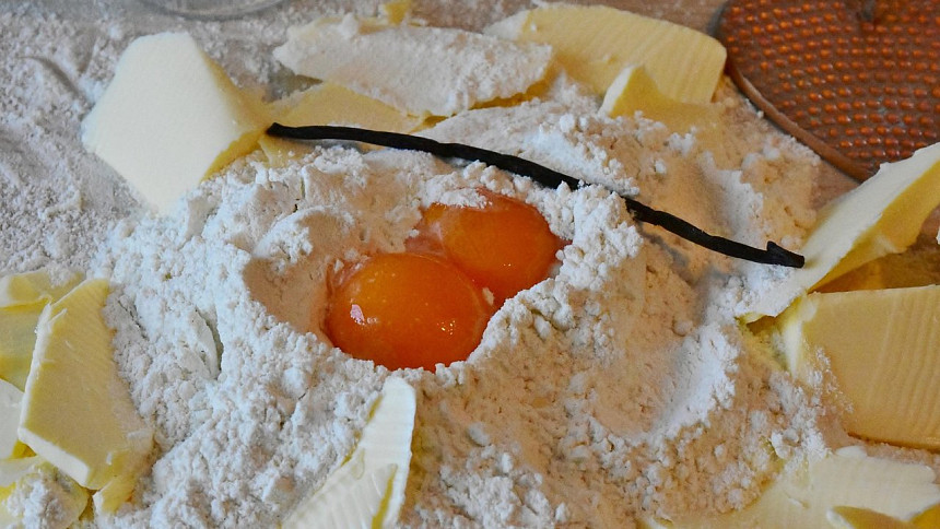 Jak nechat změknout máslo. 10 tipů pro rychlé povolení oblíbeného tuku