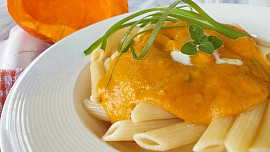 Jak využít dýňové pyré? Přinášíme lahodné recepty pro sladké pečení i slané vaření