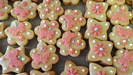 Jak zdobit linecké cukroví? Stejné těsto, přesto lahodné cukroví 7x jinak