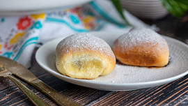 Proč prosévat moučkový cukr. Vzpomínáme, jak nás to učily naše babičky