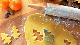 Nedaří se vám vyválet linecké těsto? Podle našeho návodu to zvládnete bez problému