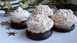 15 receptů na nadýchané kokosky: Víte, že existují i verze bez vyšlehaného sněhu?