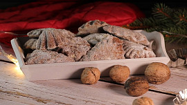 Jak upéct medvědí tlapky? Tradiční cukroví lahodně voní ořechy i skořicí