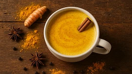 Kurkumové latté: Lahodné zlaté mléko báječně zpříjemní chladné dny a dlouhé večery