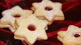 15 receptů na linecké cukroví: Vyzkoušejte různá těsta, náplně i zdobení