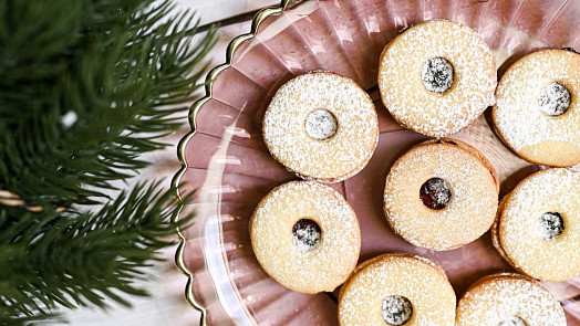 Jakou zvolit mouku na linecké cukroví? Díky jednomu typu bude těsto hladké a jemné