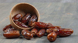 Datle a datlová pasta slouží jako pojivo do cukroví. Poradíme vám s přípravou