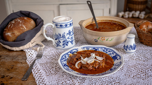 Česká kuchyně: Uvařte si hovězí guláš podle poctivého receptu, který nic nepřekoná