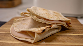 Sendvič z tortilly je snadný a rychlý. Inspirujte se videonávodem