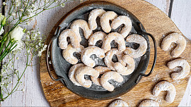 Jak a v čem obalit vanilkové rohlíčky. Jejich vůně se postará o vánoční atmosféru