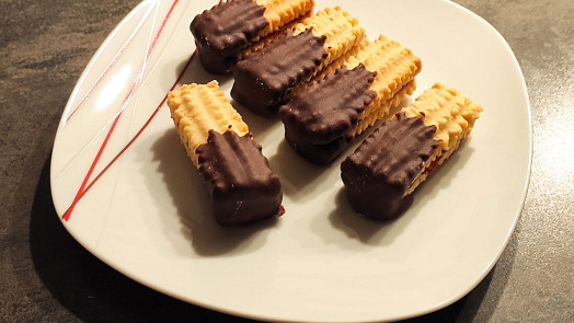 Cukroví ze strojku má výhodu v rychlém a jednoduchém tvarování. Poradíme, jak na to