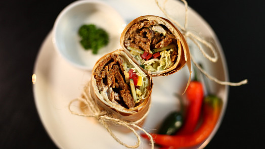 Kebab z pečicího papíru: Už jste vyzkoušeli tuhle rychlou virální pochoutku?