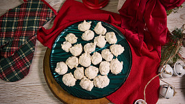 Kokosky: Zkuste přípravu cukroví rozplývajícího se na jazyku jako sněhová vločka