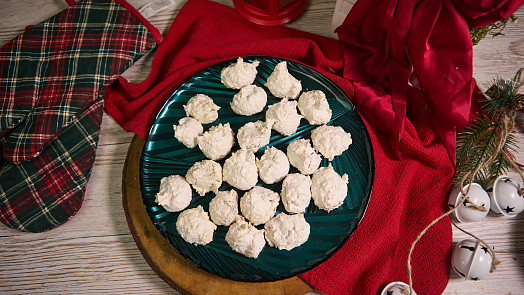 Kokosky: Zkuste přípravu cukroví rozplývajícího se na jazyku jako sněhová vločka