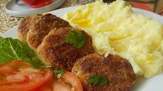 Jak uvařit hebkou bramborovou kaši? Pro začátečníky jsme natočili jednoduchý postup