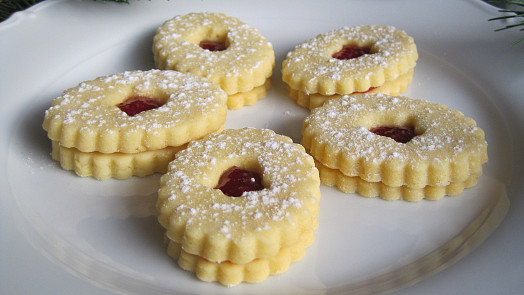 Jak udělat linecké cukroví bez lepku? Náhražky mouky jsou běžně k dostání