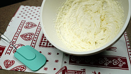 Jak udělat máslový krém ze 3 surovin? Hodí se nejen na vánoční cukroví