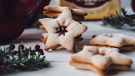 Jak dlouho nechat odležet linecké těsto? Díky odpočinku se těsto zpevní a zkřehne