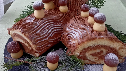 Vánoční poleno je tradiční francouzský moučník, který stojí za vyzkoušení