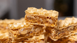 Griliášky, efektní karamelové oplatky: Zkuste křupavé nepečené cukroví podle videa