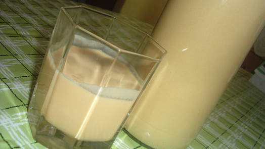 Skvělý a jednoduchý karamelový likér s námi hravě zvládnou i začátečníci