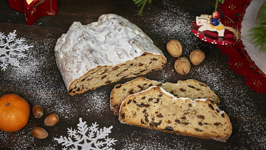 Vánoční tvarohová štola chutná báječně a navíc nepotřebuje dlouhé rozležení