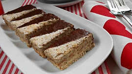 Štafetky podle videoreceptu: Chutný retro zákusek poslouží i jako vánoční cukroví