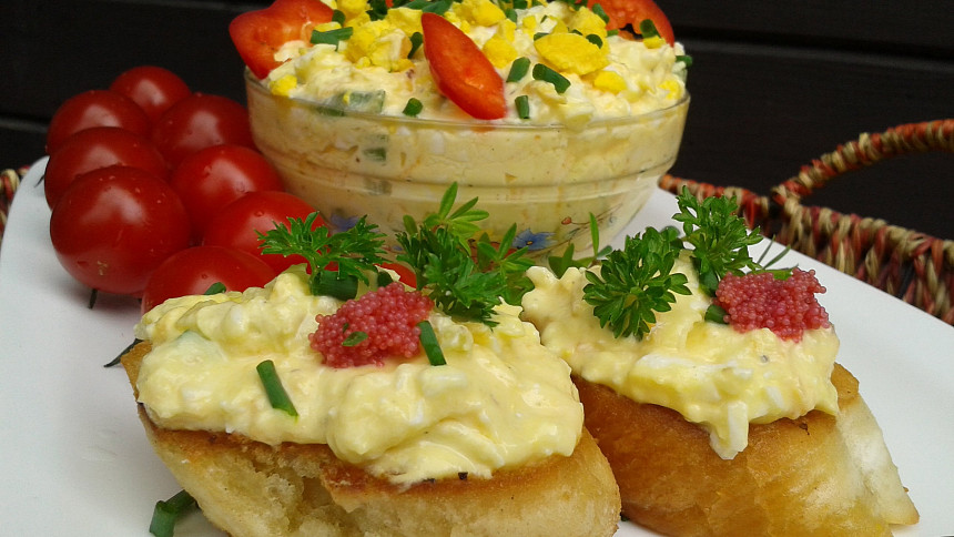 15 pomazánek na chlebíčky a jednohubky: Oblíbené pomazánky ocení rodina i návštěva