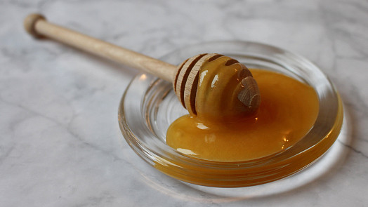 Mohu použít med místo cukru do cukroví? Určitě ano, kromě jednoho druhu cukroví