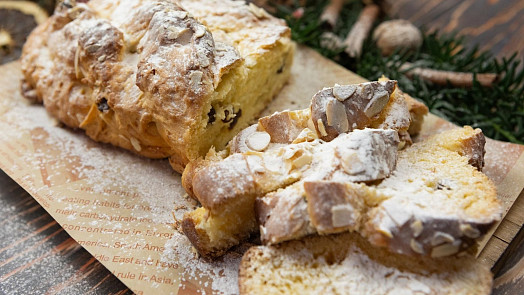 Proč se těsto na vánočku lepí? Prozradíme vám důvod i řešení tohoto problému