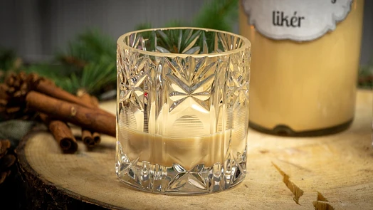 Jak udělat vaječný likér? Sladký alkoholický nápoj chutná nejlépe o Vánocích