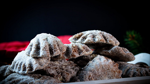 Kdy obalovat pracny v cukru? Poradíme s nejlepším načasováním pro perfektní cukroví