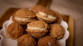 Jablečný karamel podle Josefa Maršálka: Víte, jakým krémem letos slepovat ořechy?