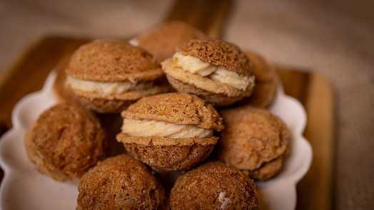 Jablečný karamel podle Josefa Maršálka: Víte, jakým krémem letos slepovat ořechy?