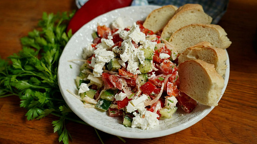 Jak připravit šopský salát? Je jednoduchý, chutný a hodí se pro každou příležitost