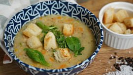 Maminčina rybí polévka: Výtečná vánoční klasika, se kterou vám pomůže videorecept