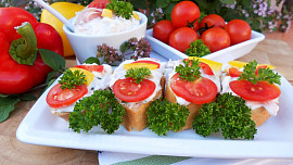 Jaké pomazánky jsou vhodné na dětskou oslavu? 5 nejoblíbenějších a snadných receptů