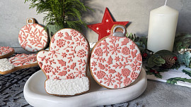 Usnadněte si zdobení perníčků na maximum. Videonávod vám ukáže použití šablon