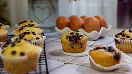 18 receptů na muffiny: Dáte přednost tradiční sladké verzi nebo neobvyklé slané?