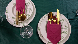 Jak prostřít sváteční stůl? Kouzlo štědrovečerní večeře podtrhne elegantní výzdoba