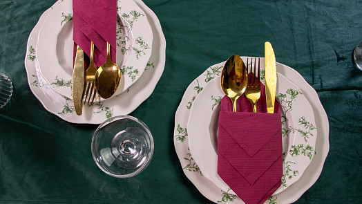 Jak prostřít sváteční stůl? Kouzlo štědrovečerní večeře podtrhne elegantní výzdoba