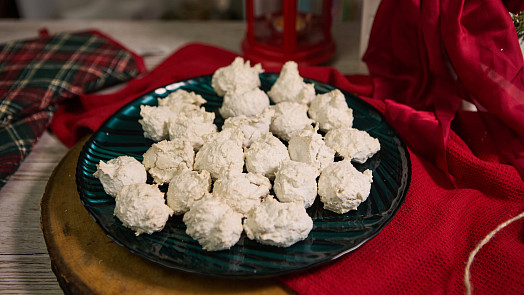 Jak připravit křehké kokosky? Jsou velmi jednoduché a pouze ze tří surovin
