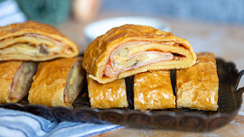 Slaný závin z listového těsta: Jednoduchá příprava, skvělá chuť a mnoho variant náplní